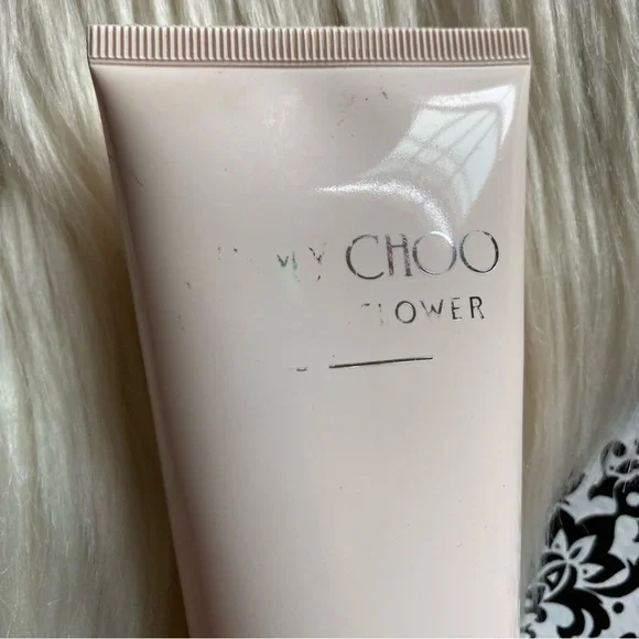 Jimmy Choo : ‘illicit flower’ 100ml designer perfumed fragrance full body lotion